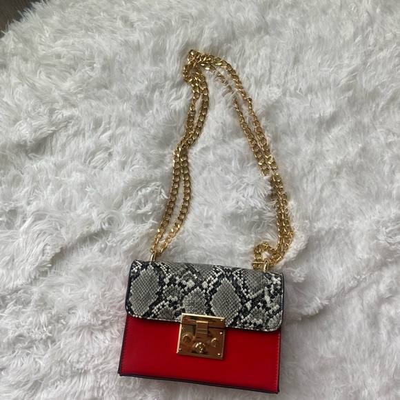 Red Purse! - Picture 3 of 5